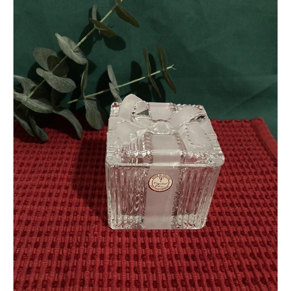 Vintage Trinket Box with Bow on Lid 24% Lead Crystal Made in Poland Sticker